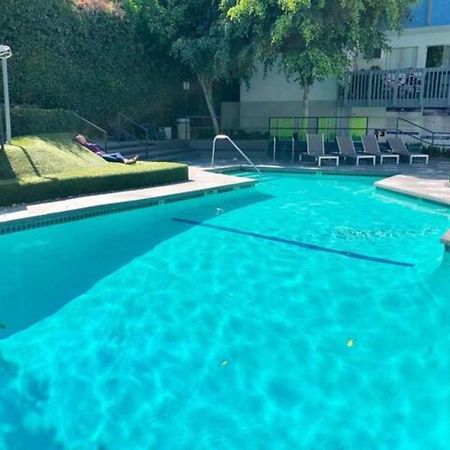 Hollywood Studio With Pool And Balcony Apartment Los Angeles Exterior photo